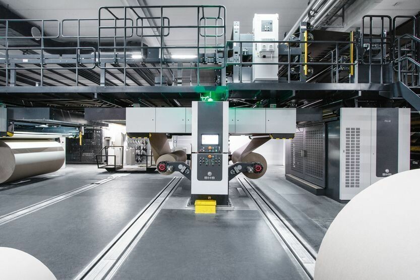 In Frastanz wurde erst zu Jahresbeginn 2025 die neue Wellpappe-Maschine in Betrieb genommen: Sie ist 135 Meter lang, 300 Tonnen schwer und kostete 16,5 Millionen Euro. ⇒FA