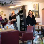 Lyrik und Kunst im Harder Freitagscafé