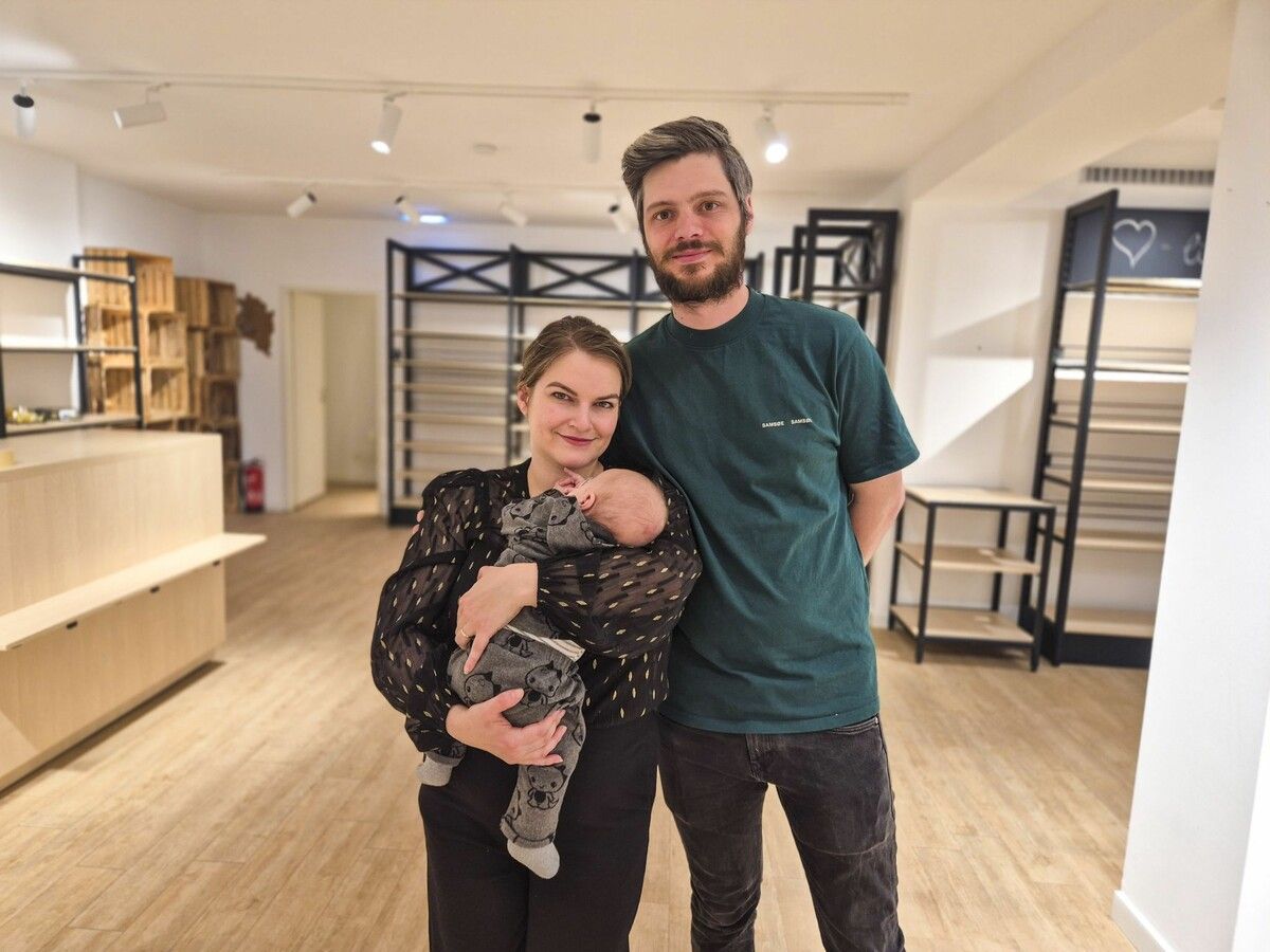 Isabell und Bas Berthold gemeinsam mit Sohn Matheo: Ende Mai eröffnet Isabell ihr Geschäft „WiFam“ in der Rathausgasse. ⇒VN/JUN (3)