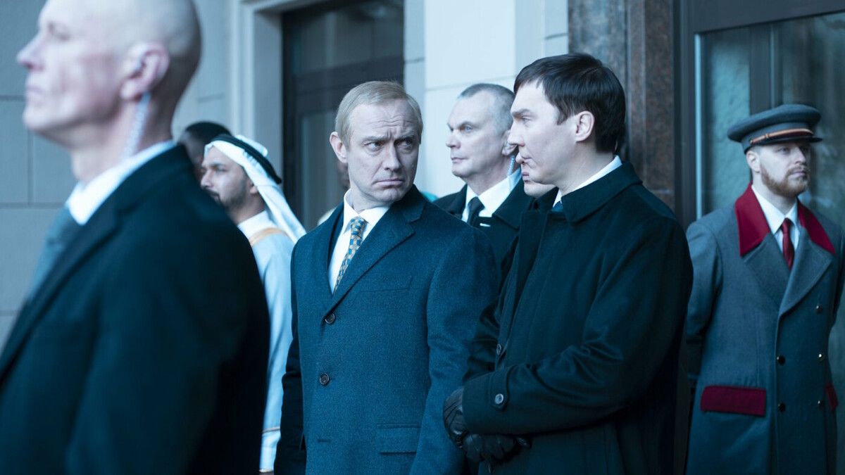 Jude Law und Paul Dano: Macht, Moral und Aufstieg im modernen Russland⇒Curiosa Film - Gaumont