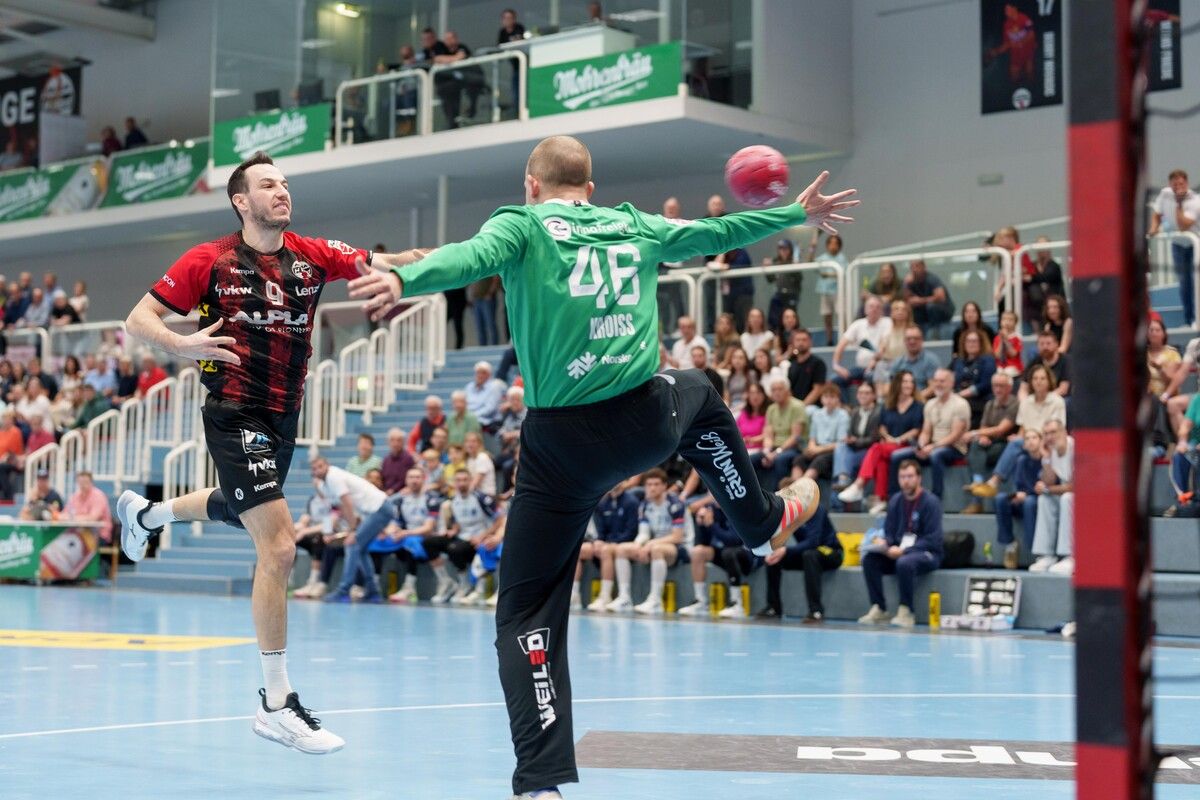 Kapitän Ante Tokic sorgte mit seinem elften Treffer zum 33:31, nur 47 Sekunden vor dem Schlusspfiff, für die Erlösung.⇒VN/STiplovsek