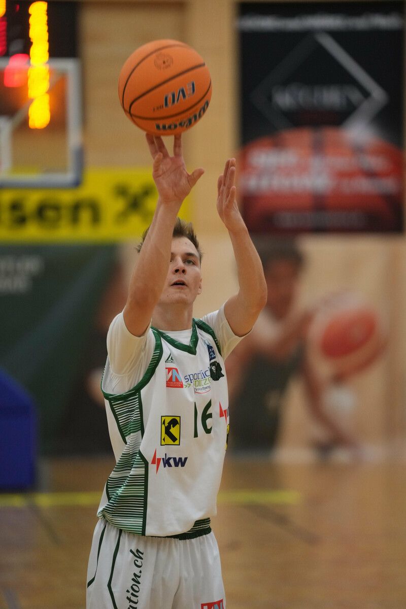 Kilian Schnepf warf am 28. März 2026 beim Viertelfinal-Aus per Freiwurf den letzten Punkt der Lions in der Bundesliga.⇒VN/DS