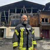 Feuerwehrleute bei Großbrand verletzt