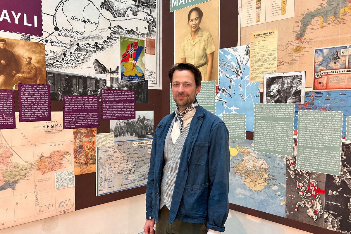 Lukas Birk erzählt im Atrium des vorarlberg museums zehn persönliche Geschichten jenseits der vertrauten europäischen Erinnerung.⇒Andreas Marte