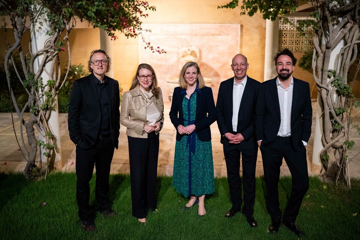 Marco Franzmann, Hugo Herrera Pianno, Margarete Schramböck, Außenministerin Beate Meinl-Reisinger und Philippe Rettenbacher beim Empfang des österreichischen Botschafters in Riad.⇒BMEIA