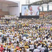 Papst Leo XIV. beendet ­Afrika-Reise mit Gottesdienst
