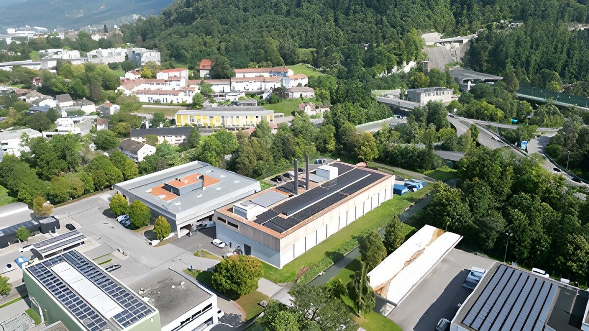 Mit der Nahwärme Weidach können 500 kommunale und private Gebäude mit erneuerbarer Wärme versorgt werden.⇒illwerke / vkw