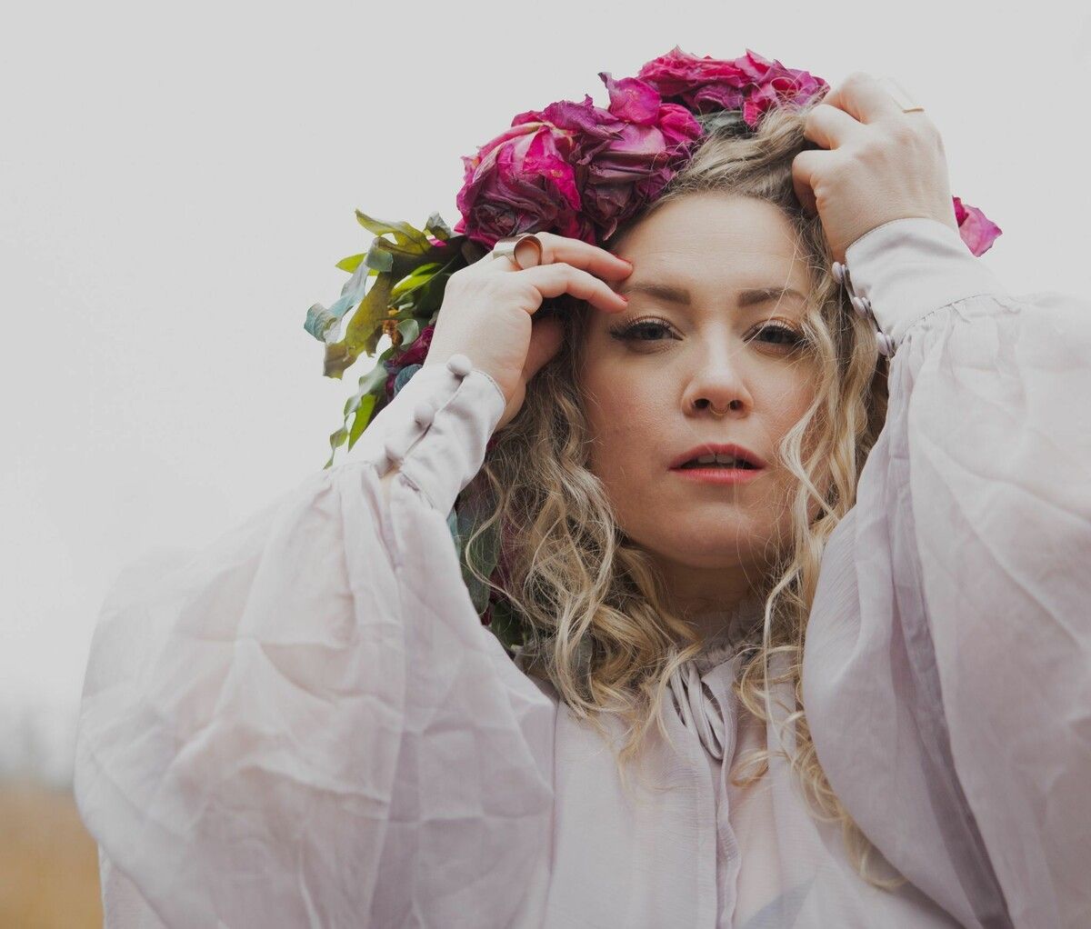 Mit ihrem reduzierten Programm „her“ setzt Lylit auf Stimme, Gefühl und eine eindringliche musikalische Intimität.⇒CTH