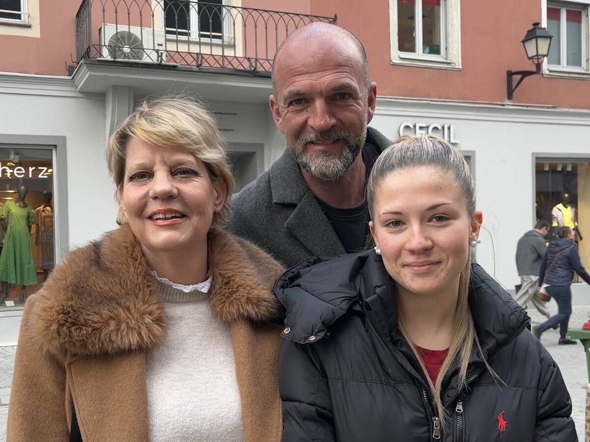 Nadine, Oli und Lily Baur verbringen die Osterferien heuer in Vorarlberg, das sei das Geschenk. Ein kleines Nest mit selbst gefärbten Eiern und Schokohase wird’s trotzdem geben. VOL.AT