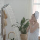 Badezimmer mit  Wohlfühl-Extras