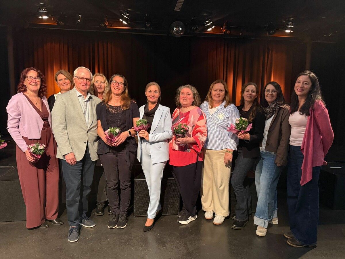 Obmann Fitz mit dem KPV-Team und Ärztin Dr. Böhler (4. v. r.).⇒Andrea Fritz-Pinggera