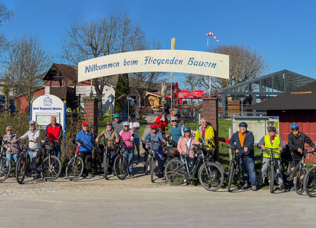 Radgruppe von Vorarlberg 50Plus Höchst bei der Rast beim „Fliegenden Bauer“ in Weißensberg.⇒Vorarlberg 50Plus Höchst