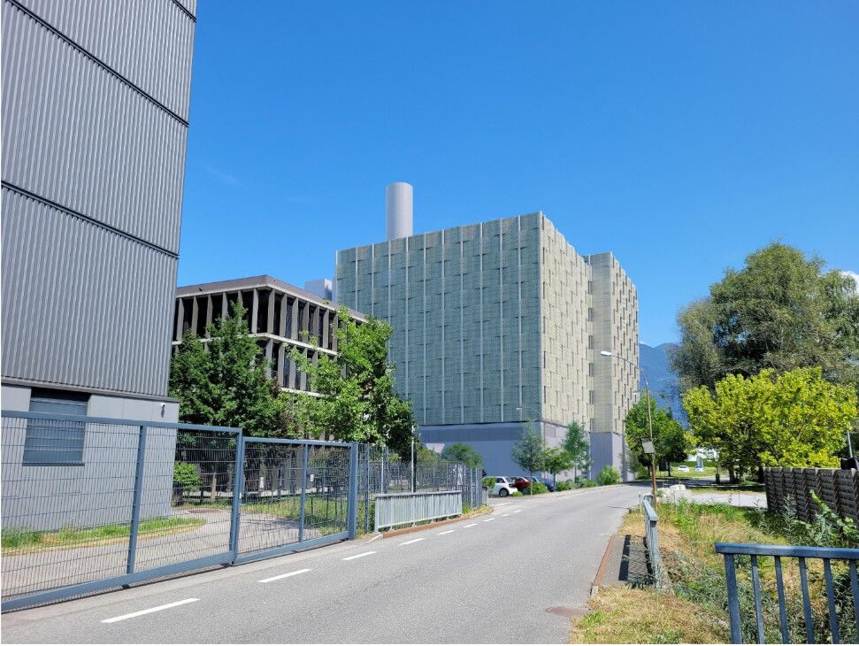 Kritisch beurteilt wurde von der Gemeindevertretung die Gebäudehöhe des Reststoffkraftwerks für das Orts- und Landschaftsbild.