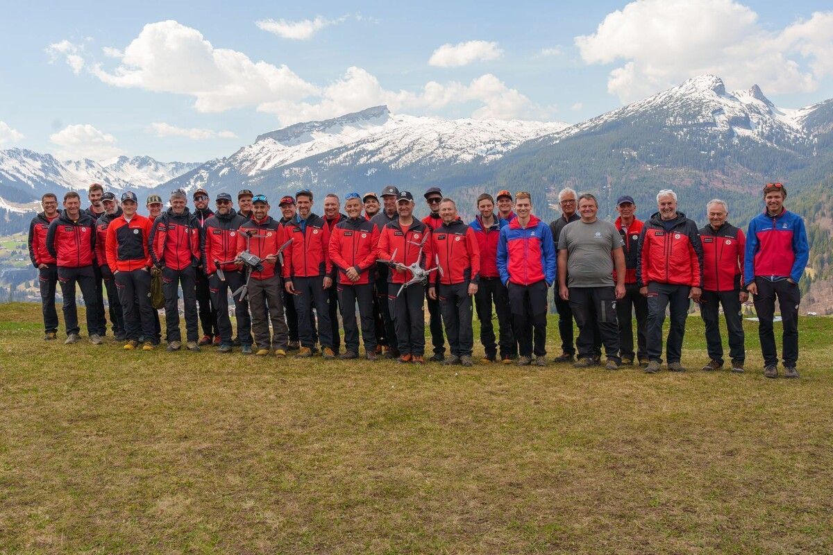 Rund 30 Mitglieder der Drohnenstaffel der Bergrettung Vorarlberg übten im Kleinwalsertal.⇒Alexander Stoiser (3)