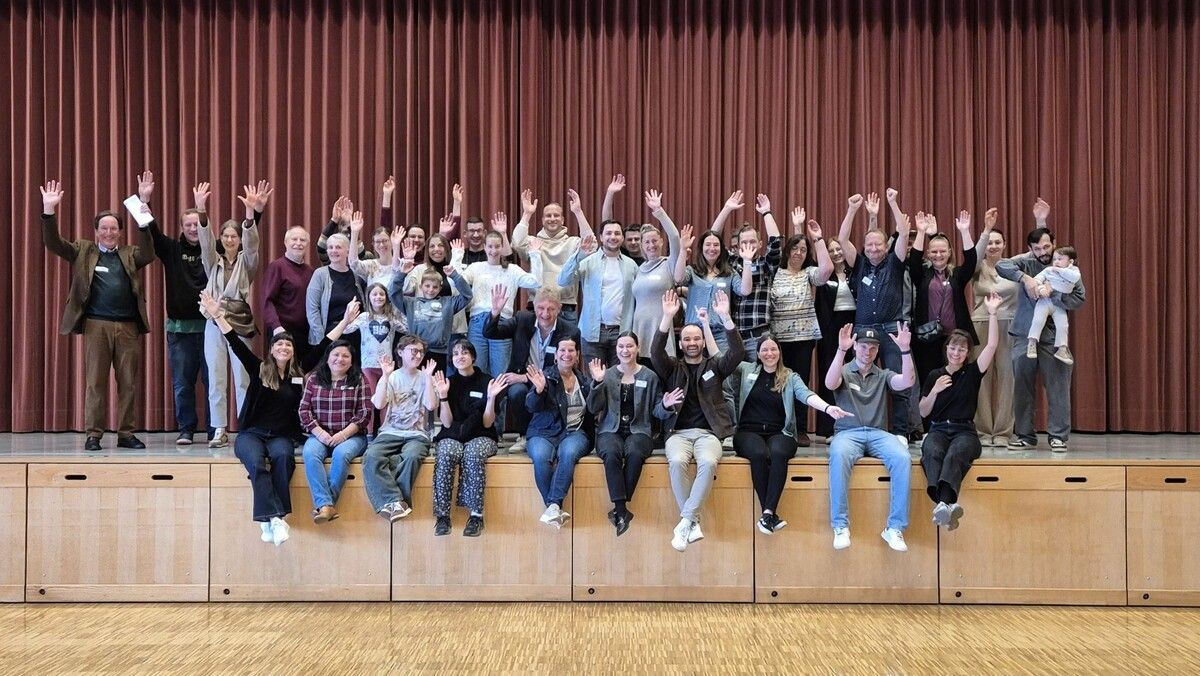 Rund 40 neu zugezogene Bürgerinnen und Bürger kamen zum Willkommensfrühstück in den Ramschwagsaal im Zentrum von Nenzing. ⇒MG Nenzing