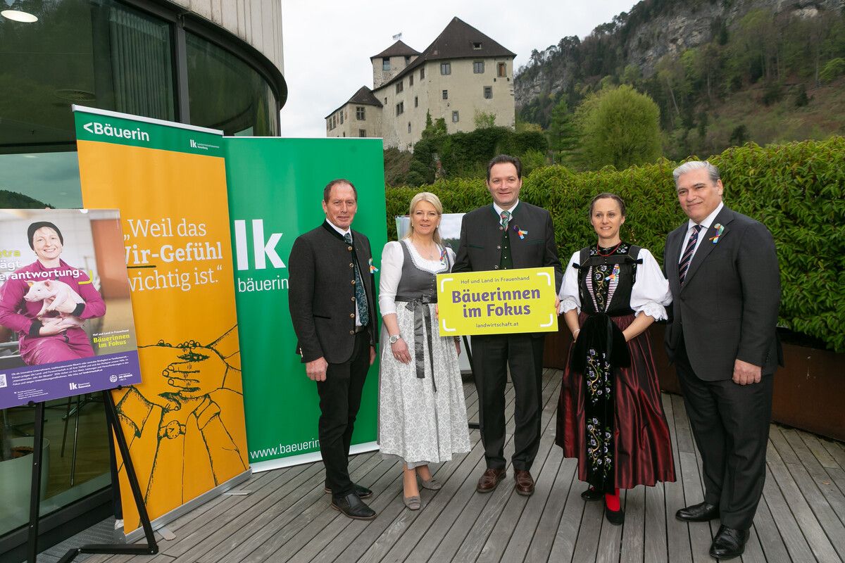 Rund 800 Teilnehmerinnen diskutierten in Feldkirch Forderungen zur Stärkung der Rolle von Frauen in der Landwirtschaft und präsentierten ein Positionspapier. ⇒LK