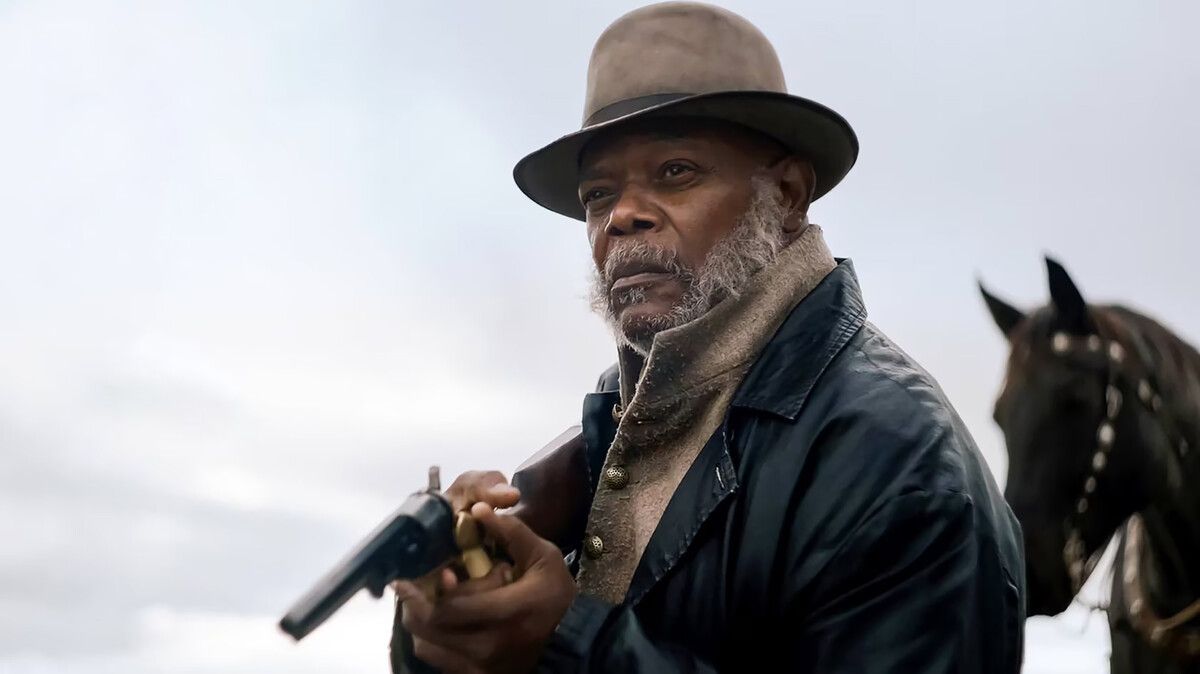 Samuel L. Jackson trifft auf Pierce Brosnan: Ein Western zwischen Rache und Entscheidung.⇒IMAGO/Landmark/Netflix