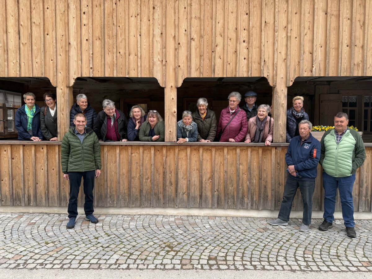Spannende Einblicke in Geschichte und Handwerk erhielten die Mitglieder bei einer fachkundigen Führung durch das Museum Bezau. ⇒Vorarlberg 50Plus Buch