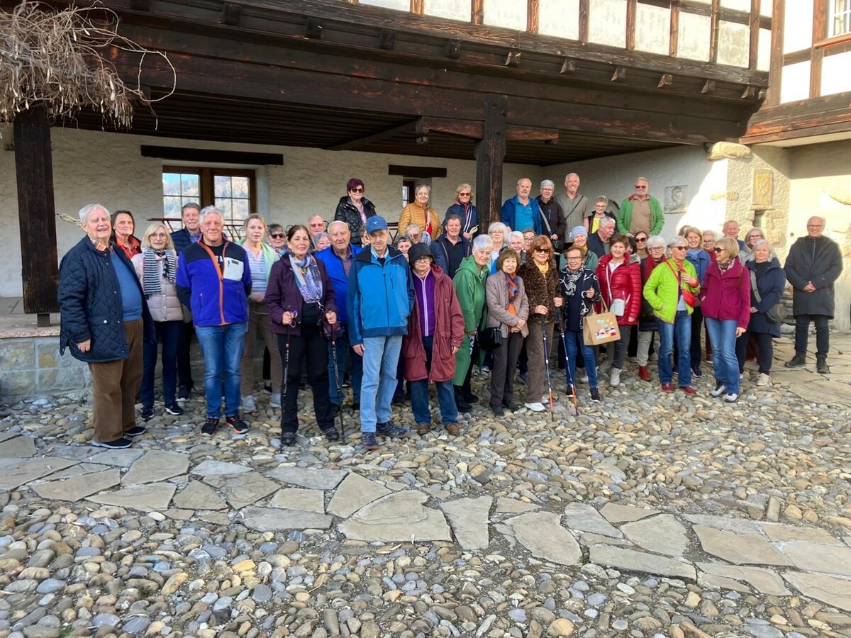 Spannende Einblicke in über 800 Jahre Geschichte erhielten die Teilnehmenden bei der Führung im Schloss Wolfurt.⇒ Vorarlberg 50Plus Bregenz