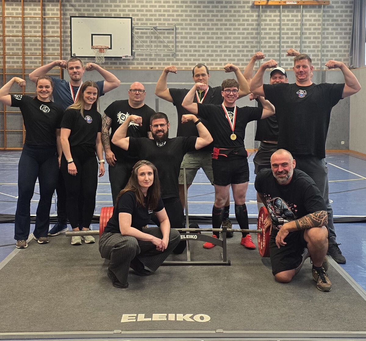 Starke Leistungen und perfekte Organisation bei der Kraftdreikampf-Landesmeisterschaft in Kennelbach. ⇒Turnerschaft Kennelbach