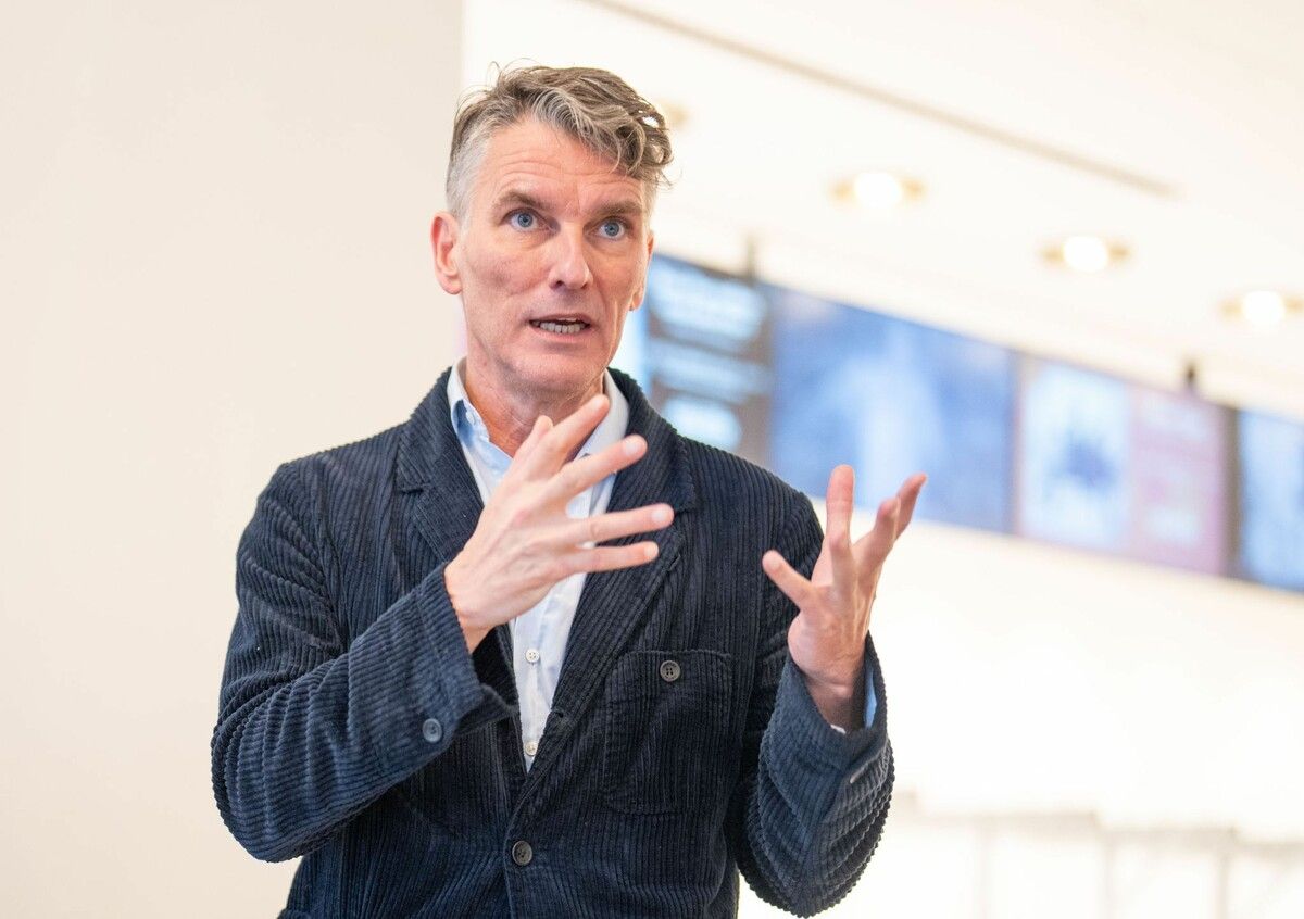 Stefan Herheim muss wegen der Budgetkürzungen die Zahl der Premieren von dreizehn auf acht Produktionen reduzieren. ⇒APA/HOCHMUTH