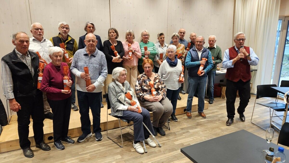 Stimmungsvolle Geburtstags- und Osterfeier mit zahlreichen Mitgliedern und musikalischer Umrahmung in Weiler. ⇒PVÖ-Ortsgruppe Klaus-Weiler