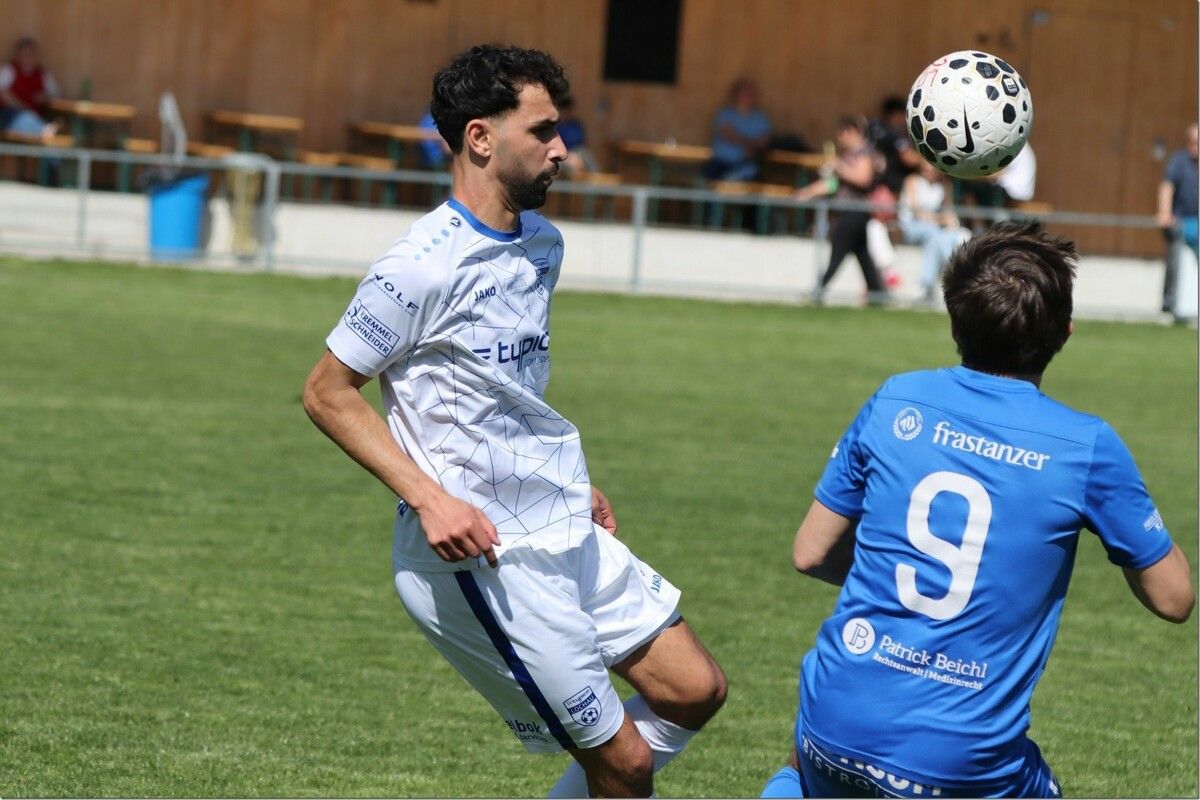 Topstürmer Tarkan Parlak bleibt in Lochau.⇒vn/tk