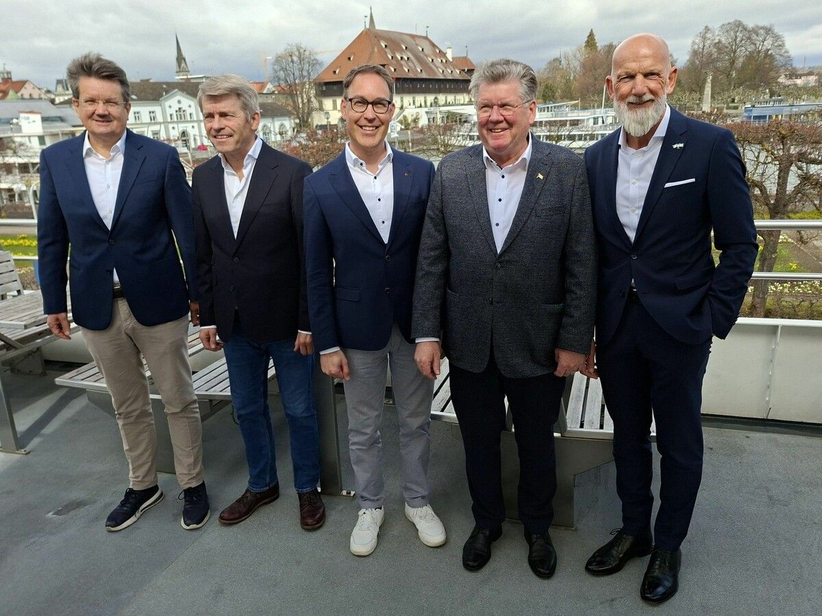 Trotz wachsender Herausforderungen gehen die VSU – im Bild von links: Alexandro Rupp (VLB), Benno Gmür (SBS), Remo Rey (URh), Frank Weber (BSB) und Dr. Norbert Reuter (BSB und Vorsitzender VSU) – zuversichtlich in die neue Saison.⇒peter strauss