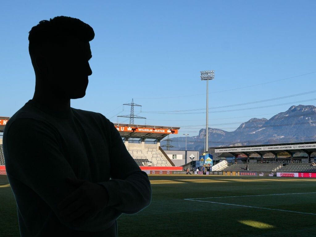 Urteil nach Übergriff: Angeklagter erhält bedingte Haftstrafe.⇒GEPA; CANVA