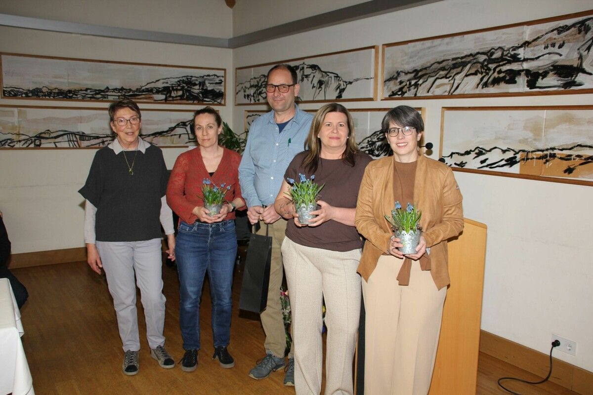 Uschi Österle (Obfrau), Vera Ulrich (Caremanagement), Johannes Kaserer (AGP), Daniela Gaßner (AGP) und Brigitte Trautz (Casemanagement). ⇒kpv göfis (2)