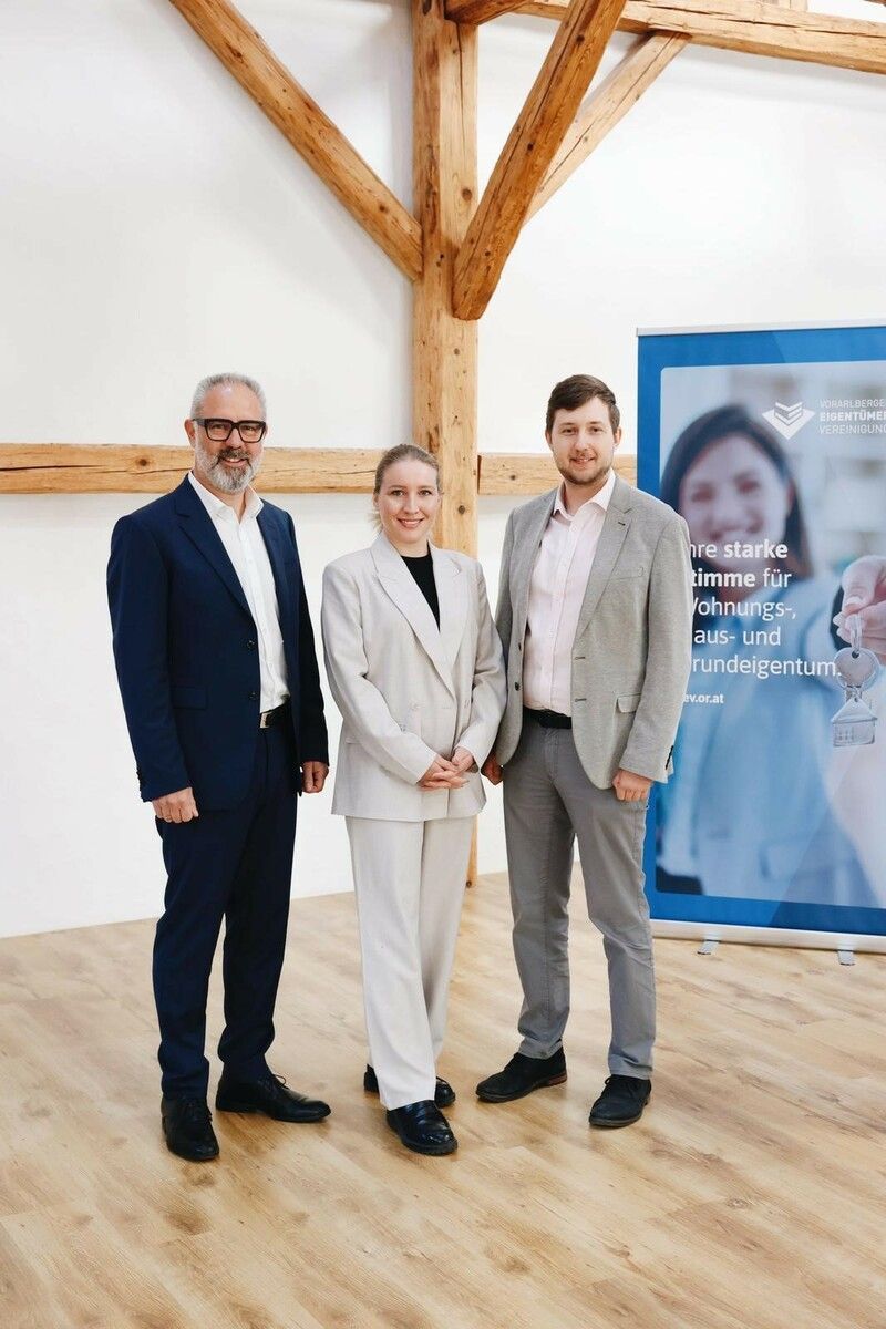 VEV-Präsident Markus Hagen, Geschäftsführerin Jennifer Reiter und Michael Gstach präsentierten ihre Analyse.⇒Bröll