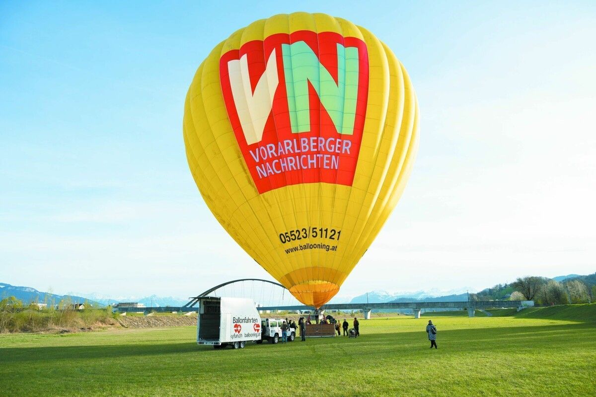 VN-Abonnent:innen heben mit „Ballooning Vorarlberg“ zum Vorteilspreis ab und zahlen nur 349 Euro für die rund zweistündige Ballonfahrt. ⇒Alexandra Serra