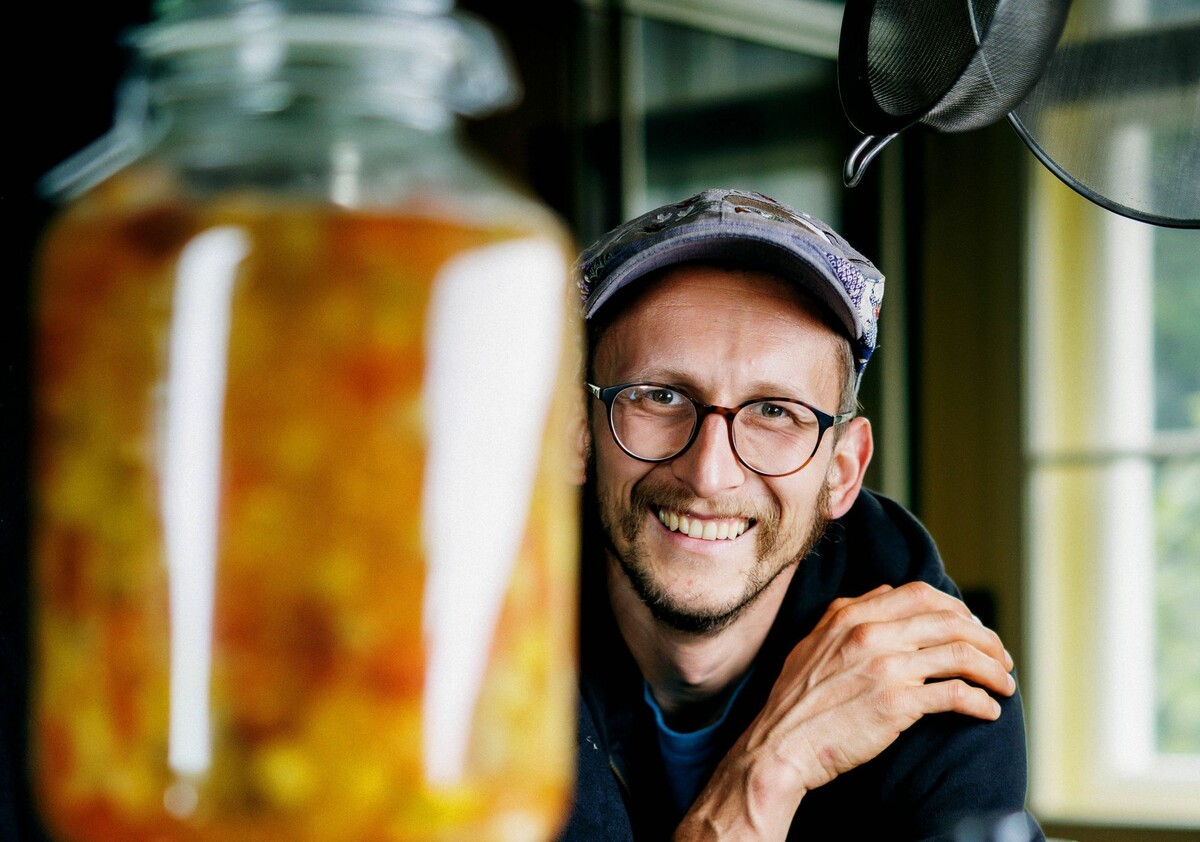 VN-Abonnent:innen können 3 x 2 Tickets gewinnen für das Bildungsfestival „Food Campus Arbogast“ am 22. und 23. Mai 2026 in St. Arbogast. ⇒Bacteriosapiens