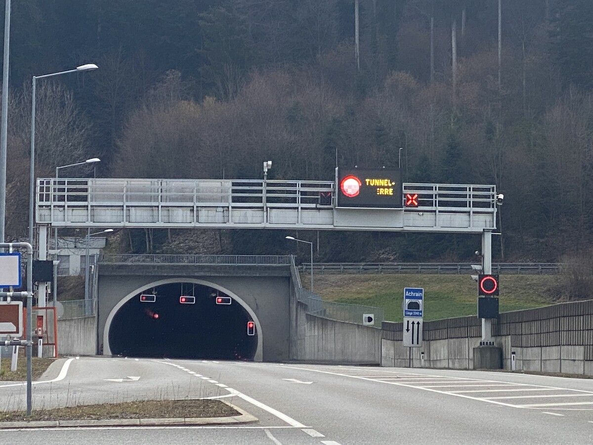 Während den Sperren wird der gesamte Verkehr umgeleitet.⇒VN