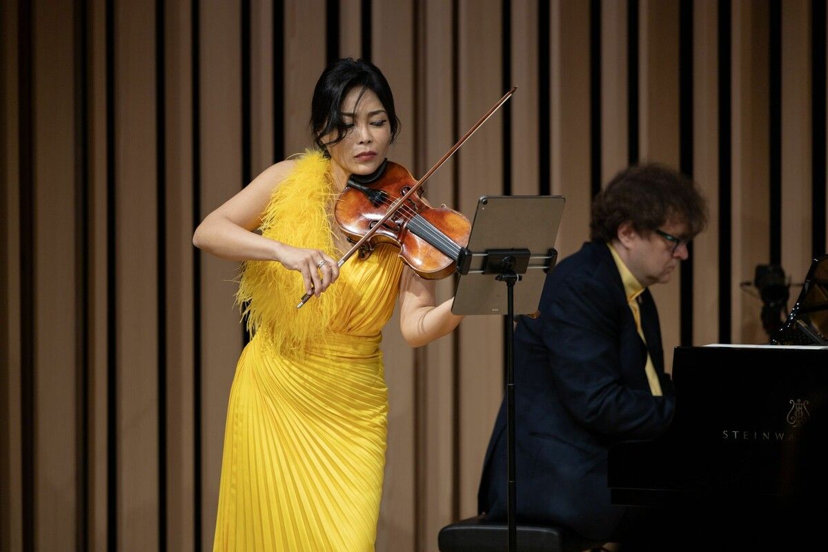 Yoon Soyoung gestaltet in Nendeln ein forderndes Programm mit Eleganz, Präzision und Ausdruckskraft. ⇒Andreas Domjanic