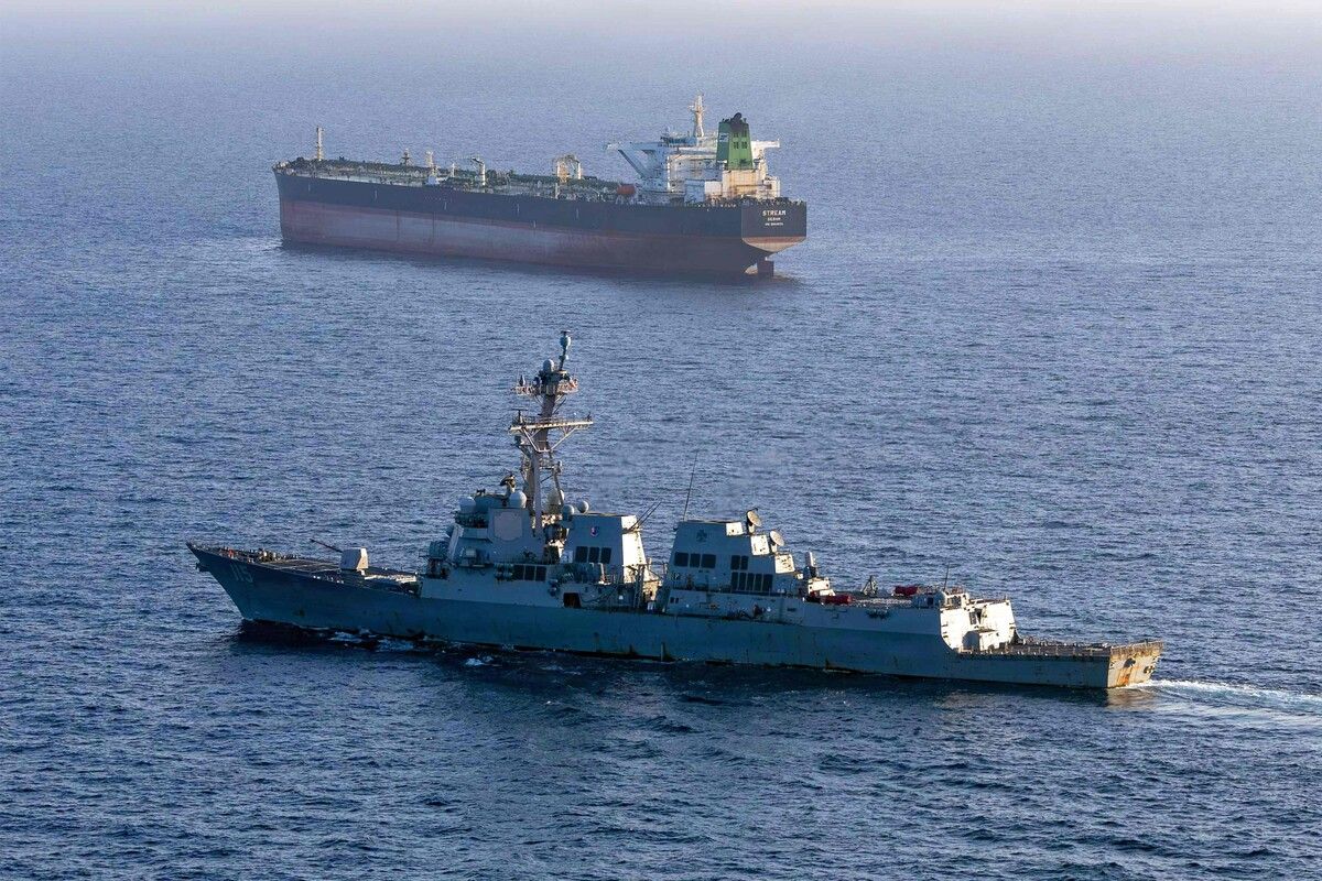 Amerikanische Kriegsschiffe patrouillieren in der Straße von Hormus. ⇒afp