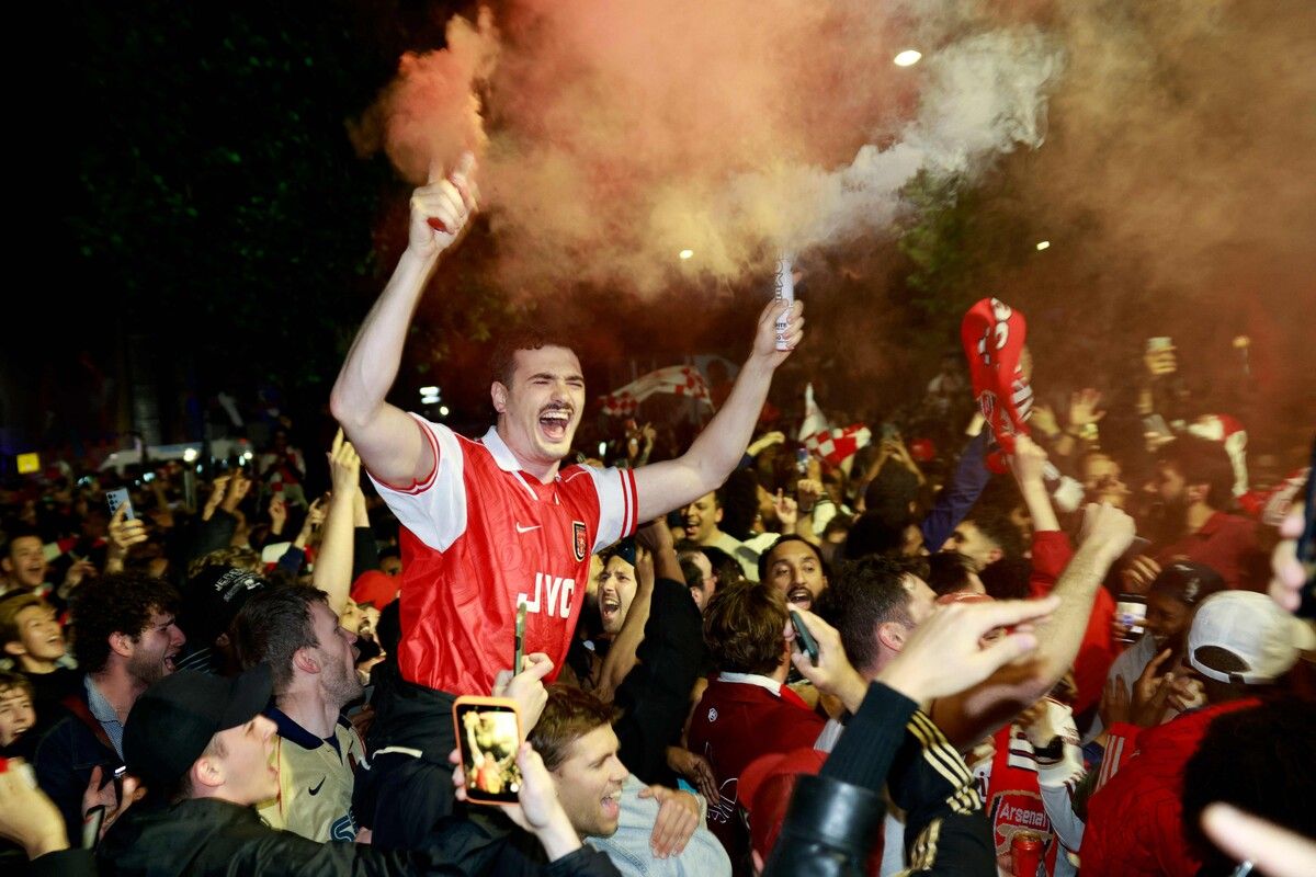Arsenals Fans feierten den Meistertitel in den Straßen Londons.⇒apa