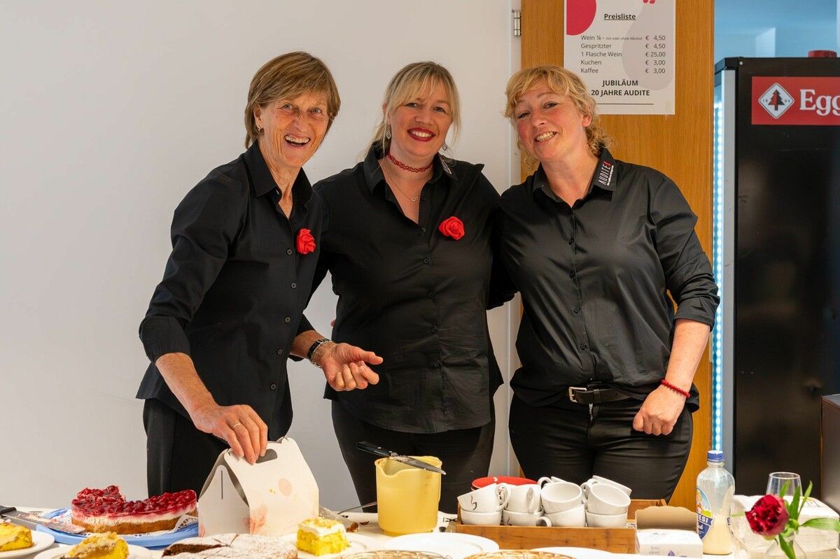 Audite bot ein wunderbares Kuchenbuffet.