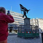 Banksy installiert Kunstwerk im Zentrum Londons