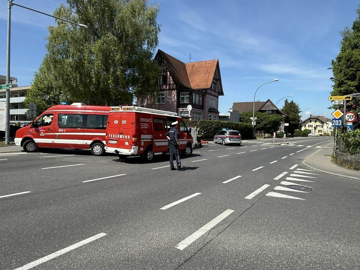 Beim Zollamt in Lustenau ist es zu einem schweren Verkehrsunfall gekommen. ⇒VOL.AT/Vlach