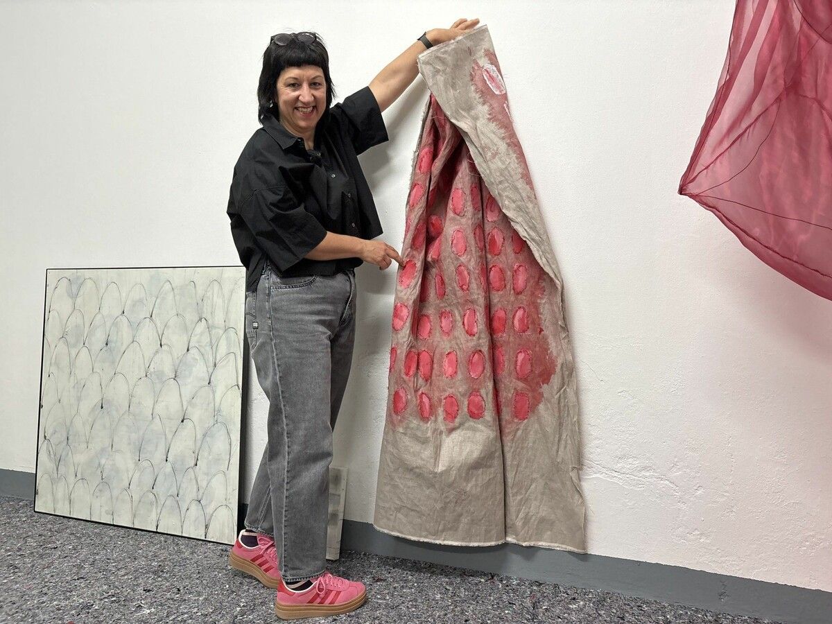 Birgit Konzett steckt in den letzten Vorbereitungen für ihre kommende Ausstellung in der Villa Claudia in Feldkirch ab Freitag, dem 22. Mai.⇒VOL.AT (3)