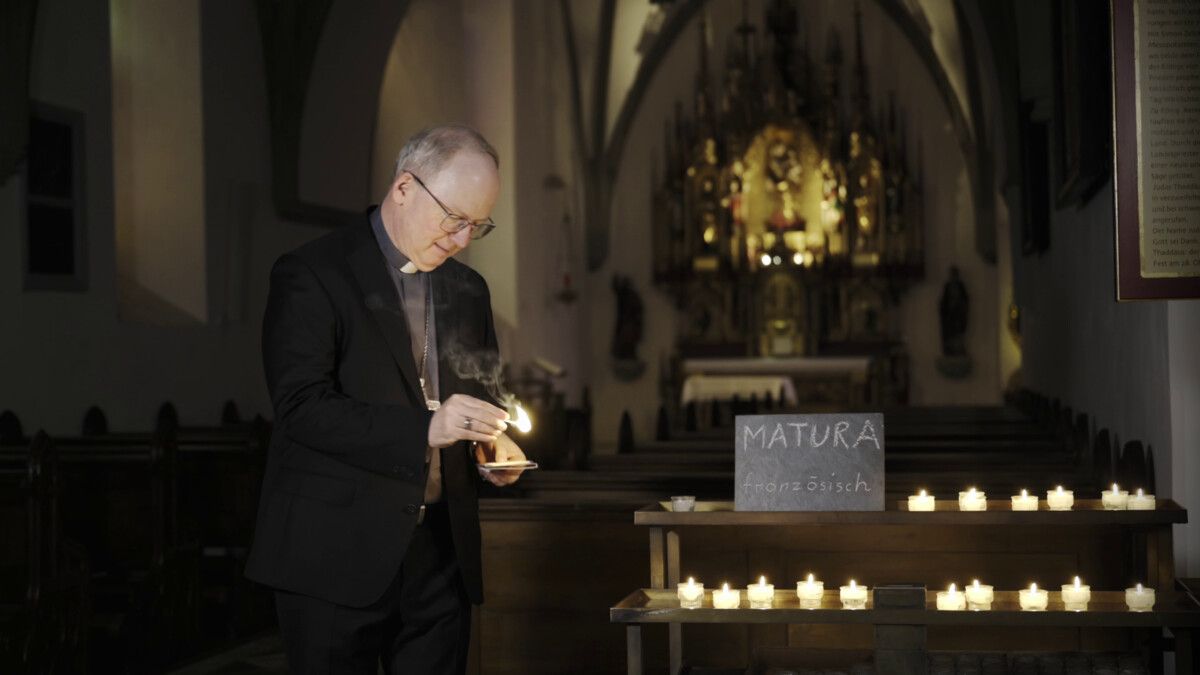Bischof Benno Elbs begleitet auch heuer wieder Schülerinnen und Schüler durch die Matura.⇒Diözese Feldkirch