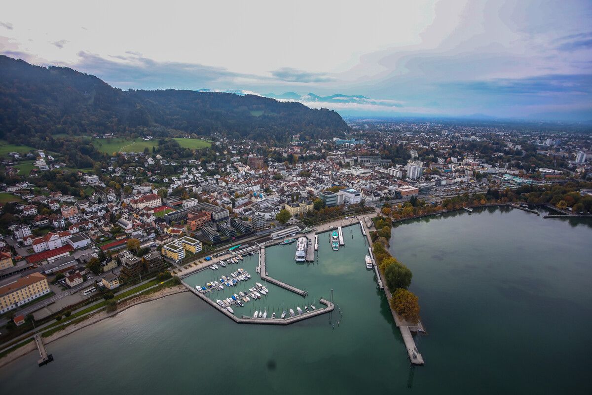 Bregenz bilanziert positiv, trotz steigender Schulden durch Investitionen und fortgesetzten Sparkurs.⇒VN/Steurer