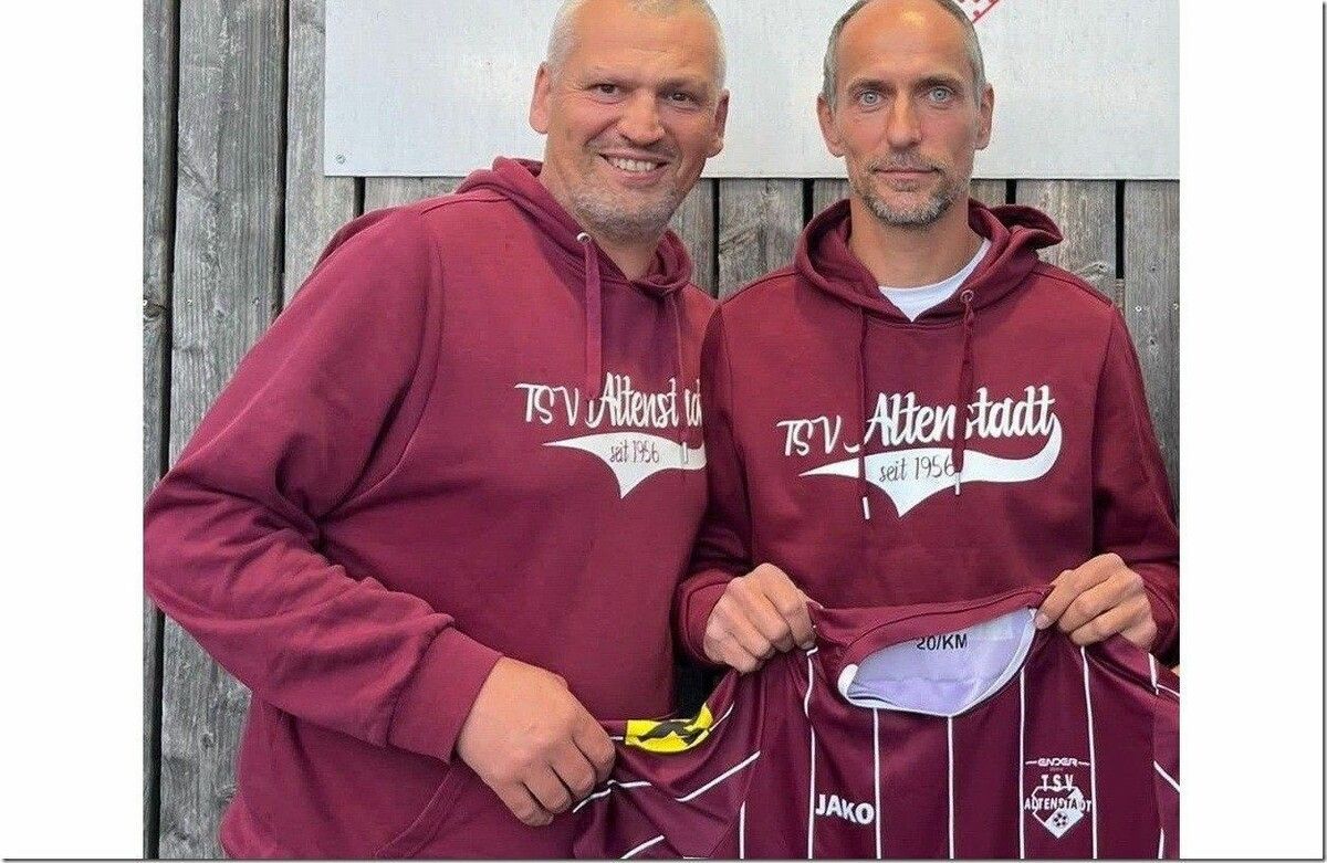 Cem Öksüz (l.) mit Cheftrainer Gabriel Cristea. ⇒vn/tk (2)