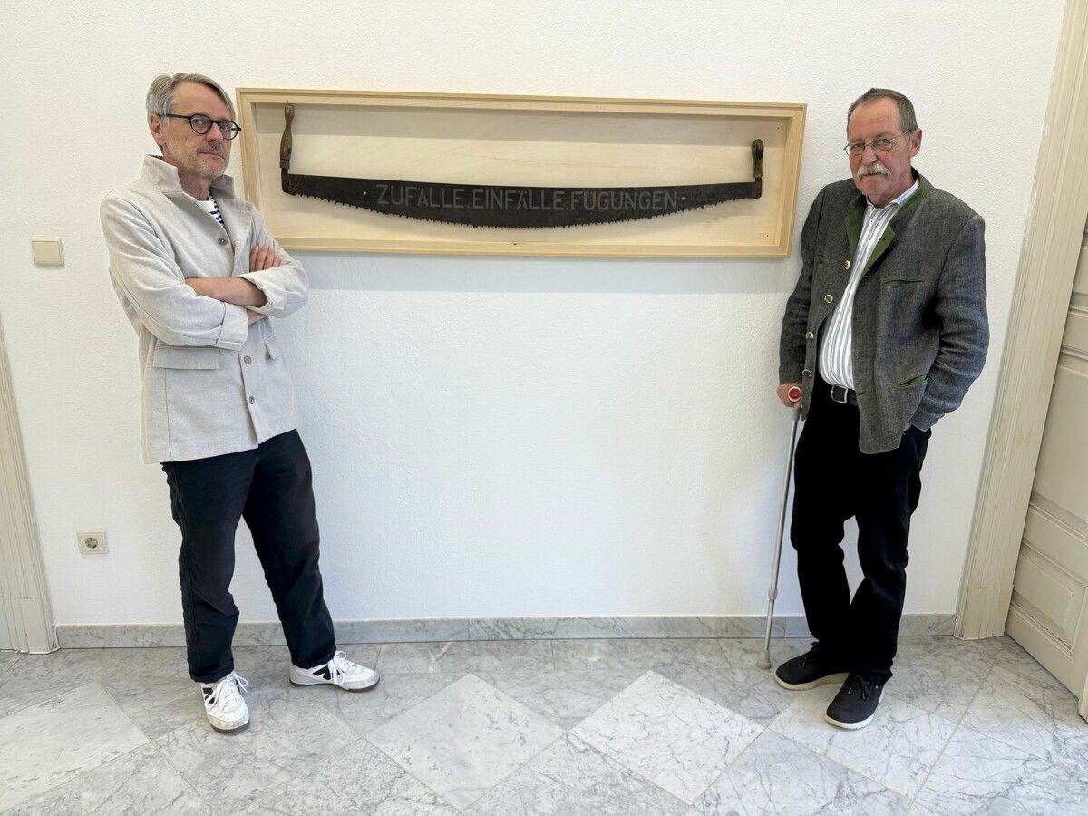 Das Gemeinschaftswerk von Bernhard Kathan (r.) und Martin Breindl „sägt“ alles.⇒könig