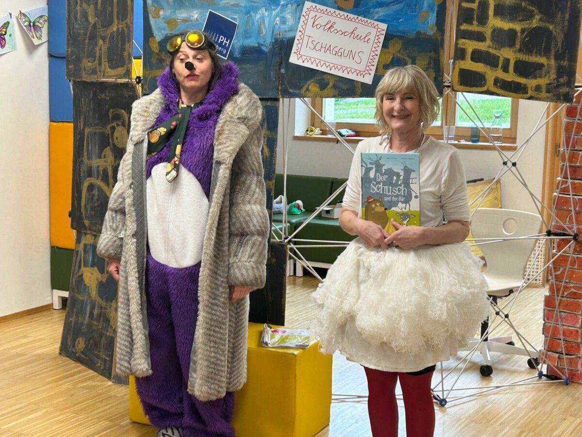 Das Vorlesetheater begeisterte die Kids der Volksschule Tschagguns.⇒Lea Stemer
