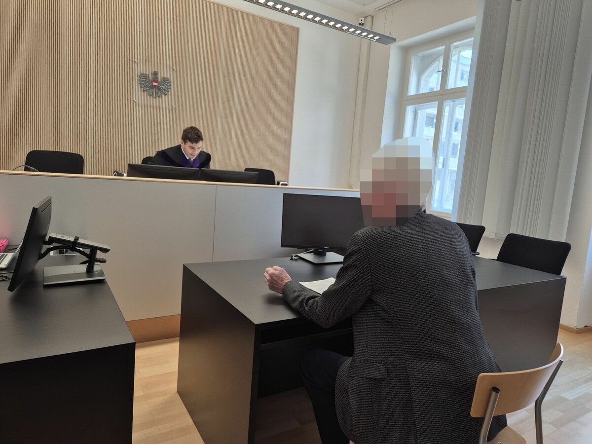 Der Beschuldigte bei der Verhandlung am Landesgericht Feldkirch. ⇒eckert