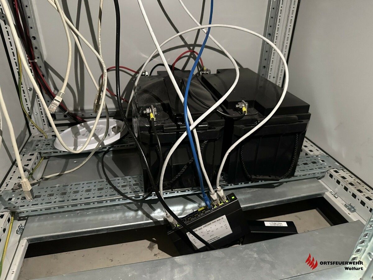 Der Verursacher war schnell gefunden: Eine USV-Batterie im Kellerbereich hat für die Rauchentwicklung gesorgt.⇒FW Wolfurt