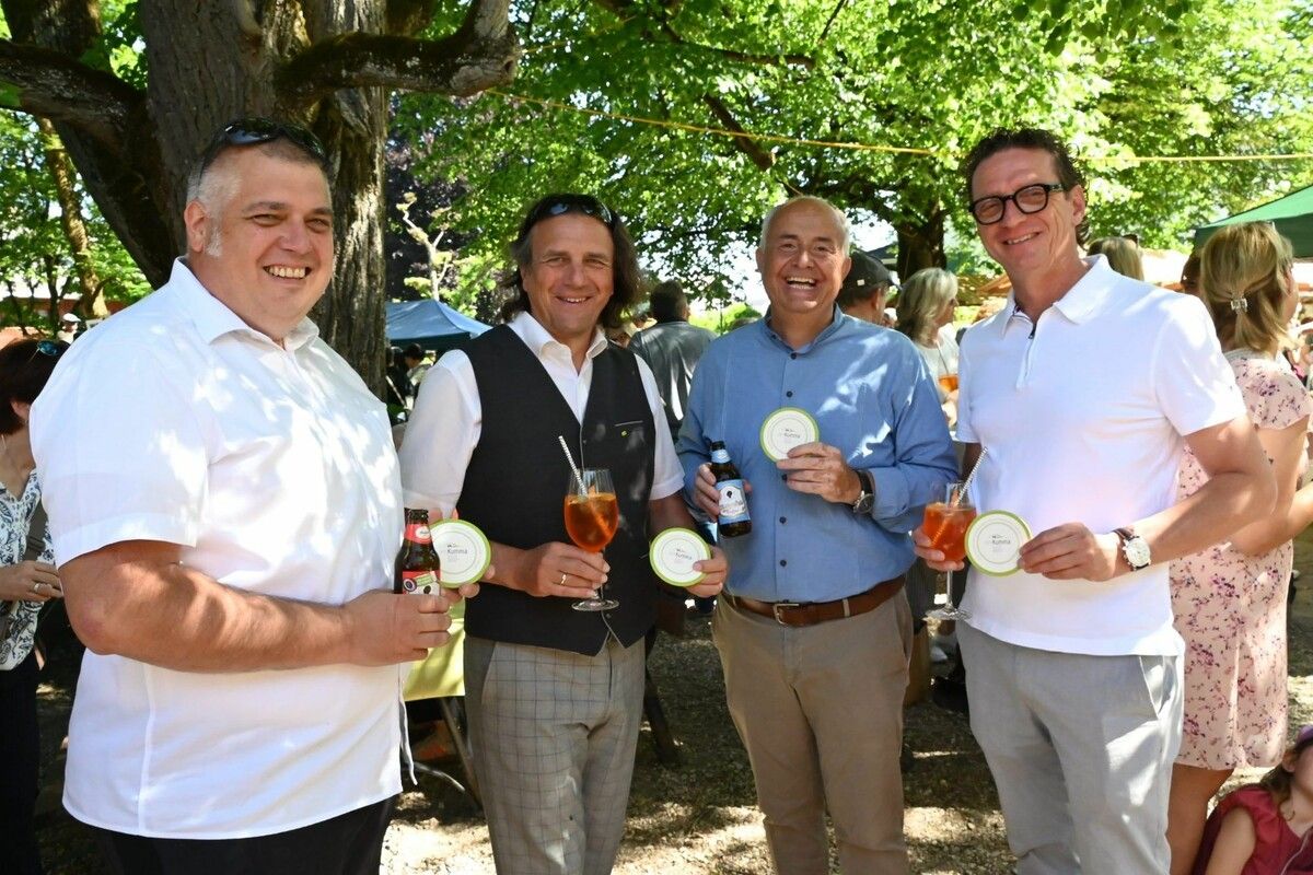 Die Bürgermeister Daniel Schuster, Gerd Hölzl, Manfred Böhmwalder und Markus Giesinger gaben beim Altacher Gartenmarkt den offiziellen Startschuss zur Jubiläumsreihe „4 Gemeinden, 4 Feste“. ⇒.Michael Mäser