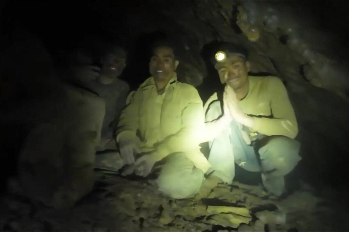 Die eingeschlossenen Goldsucher warten in der überfluteten Höhle auf ihre Rettung⇒afp